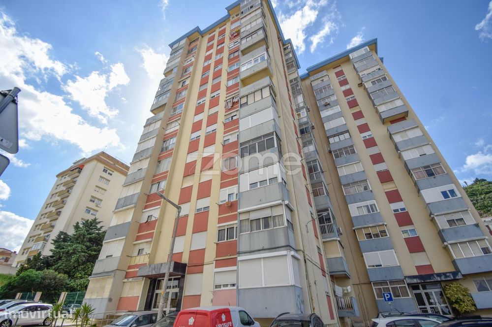 Apartamento T3 com Vista de Rio e Luz Natural | 9º Andar com Elevad...