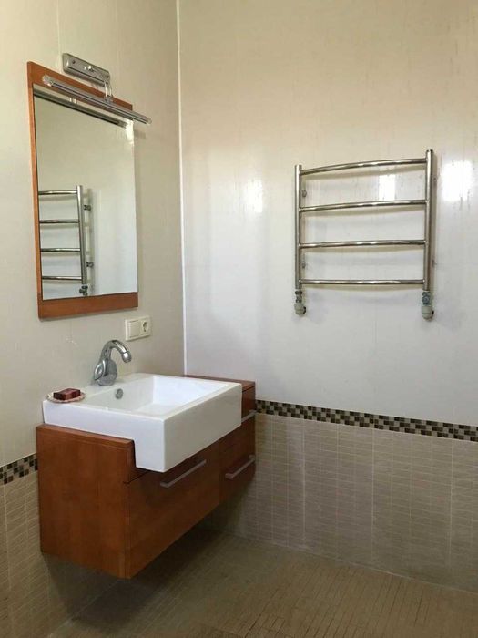 Продам дом в Каролино-Бугазе. Камин, летняя веранда, 3 спальни.