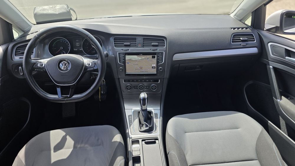 Volkswagen e-Golf (100% elétrico),