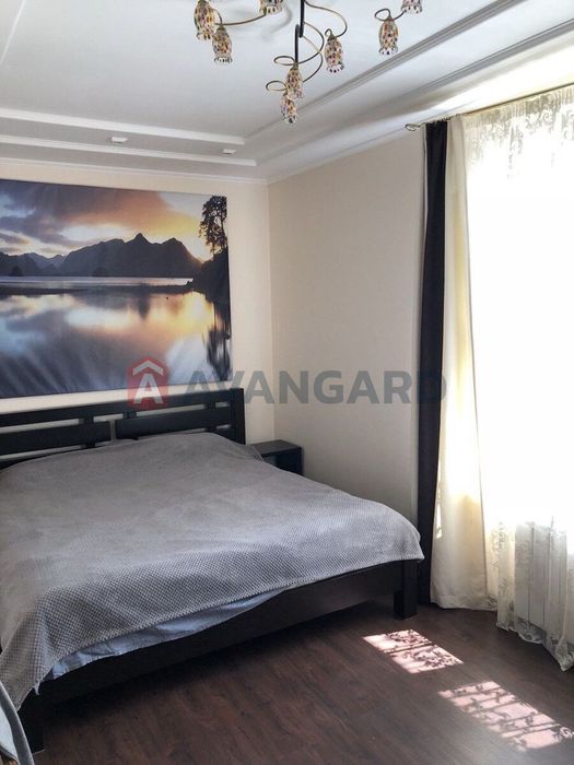 Продам просторий сучасний будинок (Космос, ост. Південний ринок)