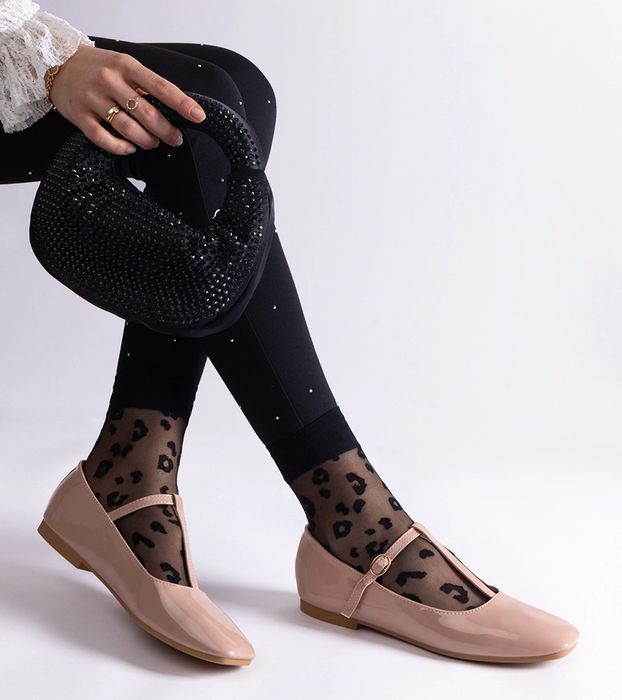 Beżowe lakierowane balerinki z paskiem Marseille