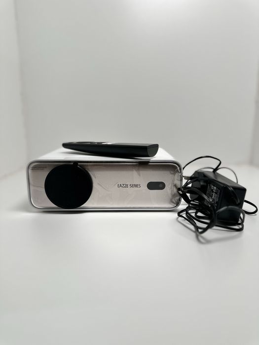 Проектор Aurzen EAZZE D1 Full HD Wi-Fi Bluetooth Smart TV