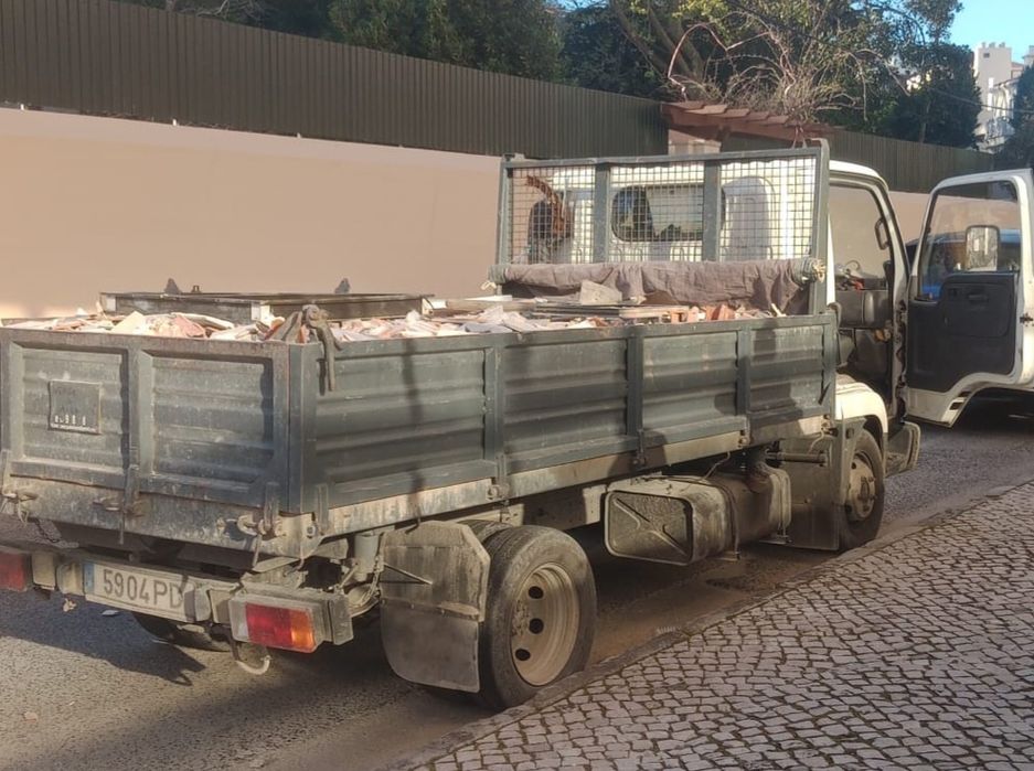ALCOCHETE MOITA e BARREIRO carrinhas com e sem ajudantes p/recolha de pladur plástico madeira tela mdf esferovite vidro metal entulho e lixo misturado