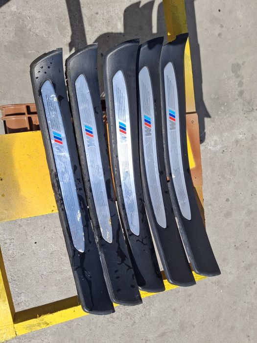 Listwy Wewnętrzne M pakiet BMW E60 E61 Nadprogowe Pojedyncze