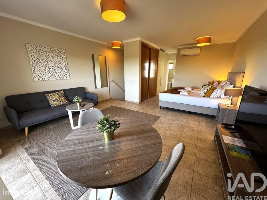 Apartamento em Estômbar e Parchal de 59,00 m2