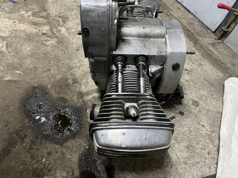 Двигун мт Днепр 11