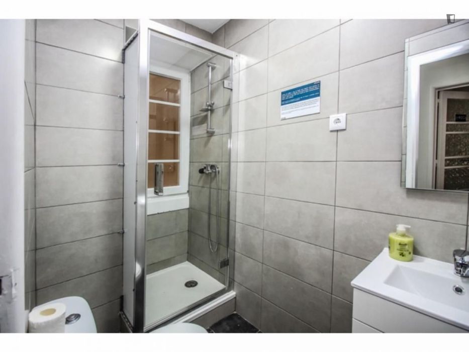 Quarto - localizado em Alameda Lisbon