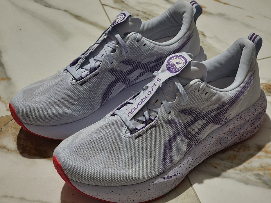 Оригінал 100% чоловічі кросівки asics novablast 5  eur 48
