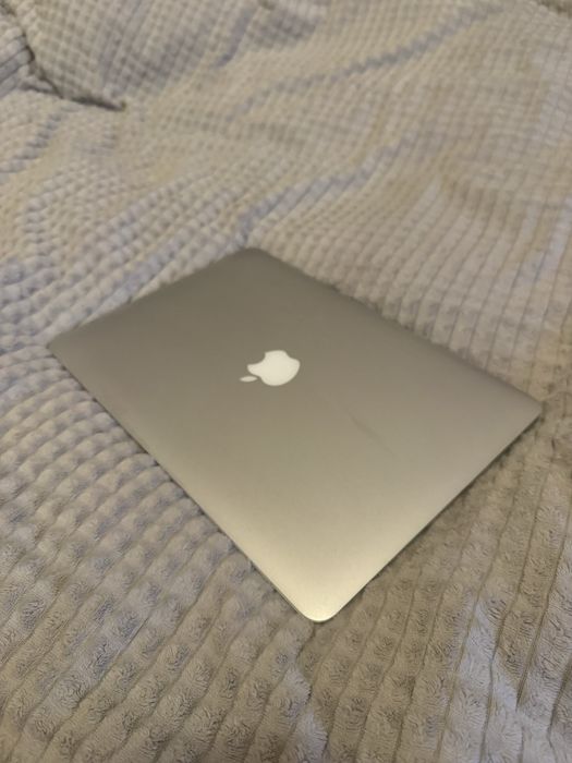 MacBook Air (13-inch, Early 2015)