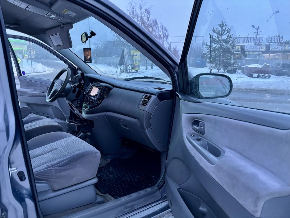Mazda MPV  6+1  2005 автмат  газ/бенз