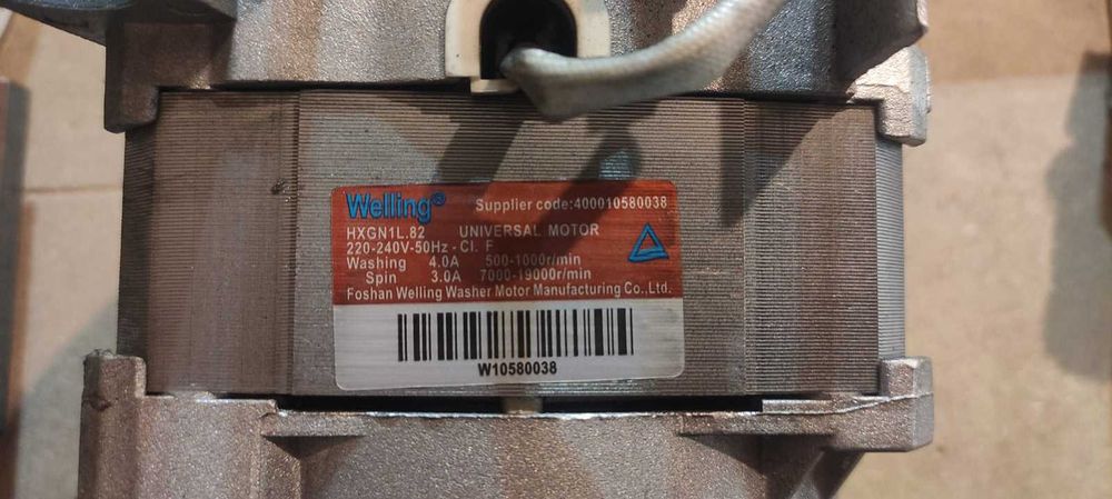 Silnik do pralki Whirpool AWO/C 61003P (Welling HXGN1L.82)