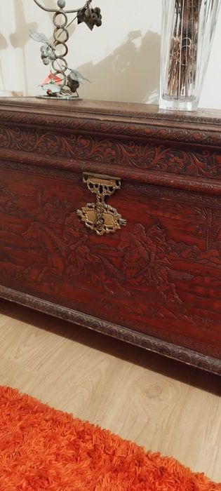 Arca de Madeira Trabalhada