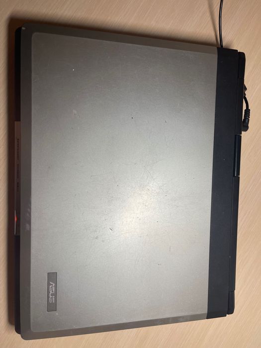 Ноутбук asus б в