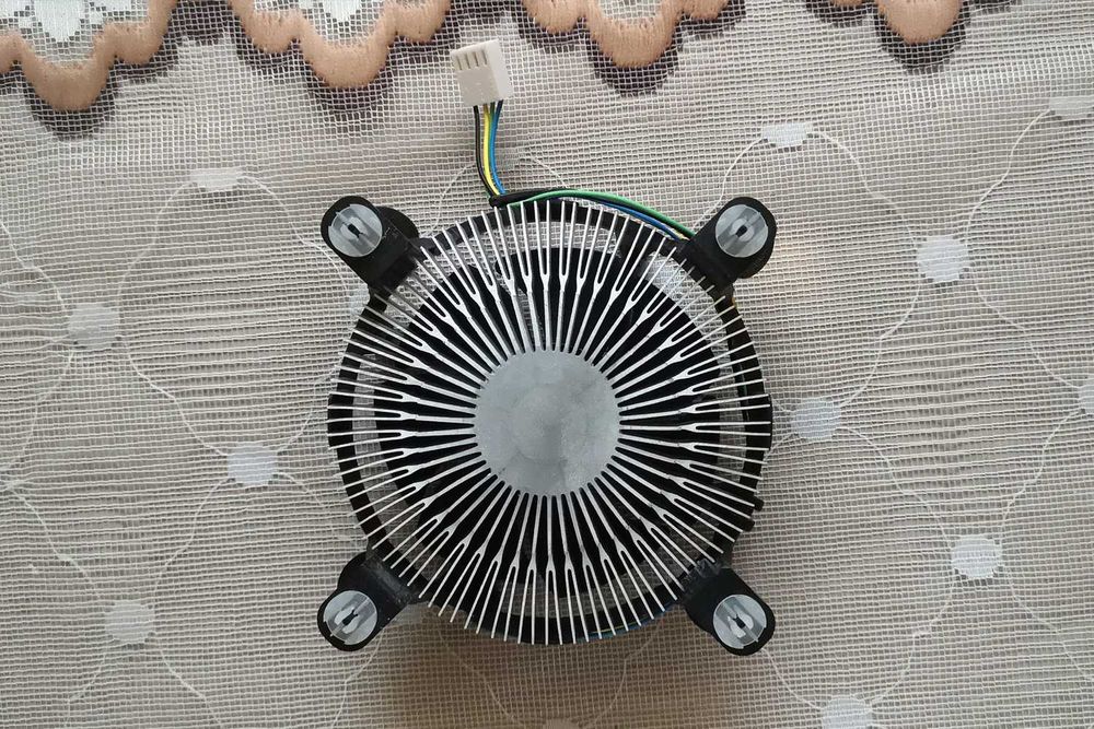 Процесор  Socket 1151  Intel Core i3-6100  (3.7 ГГц)   Skylake