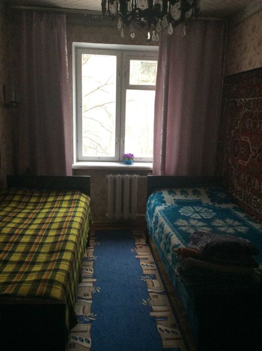 Продам 2 кімнатну квартиру вул Зодчих 18