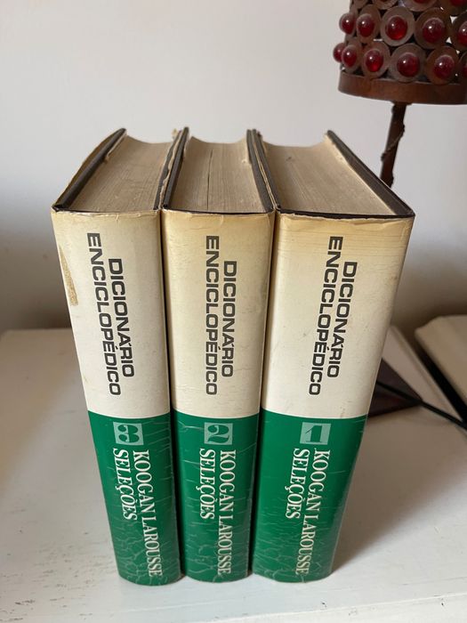 Dicionário Enciclopédico