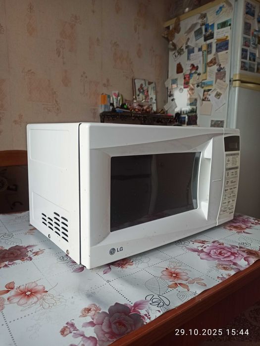 Мікрохвильова піч, не працююча