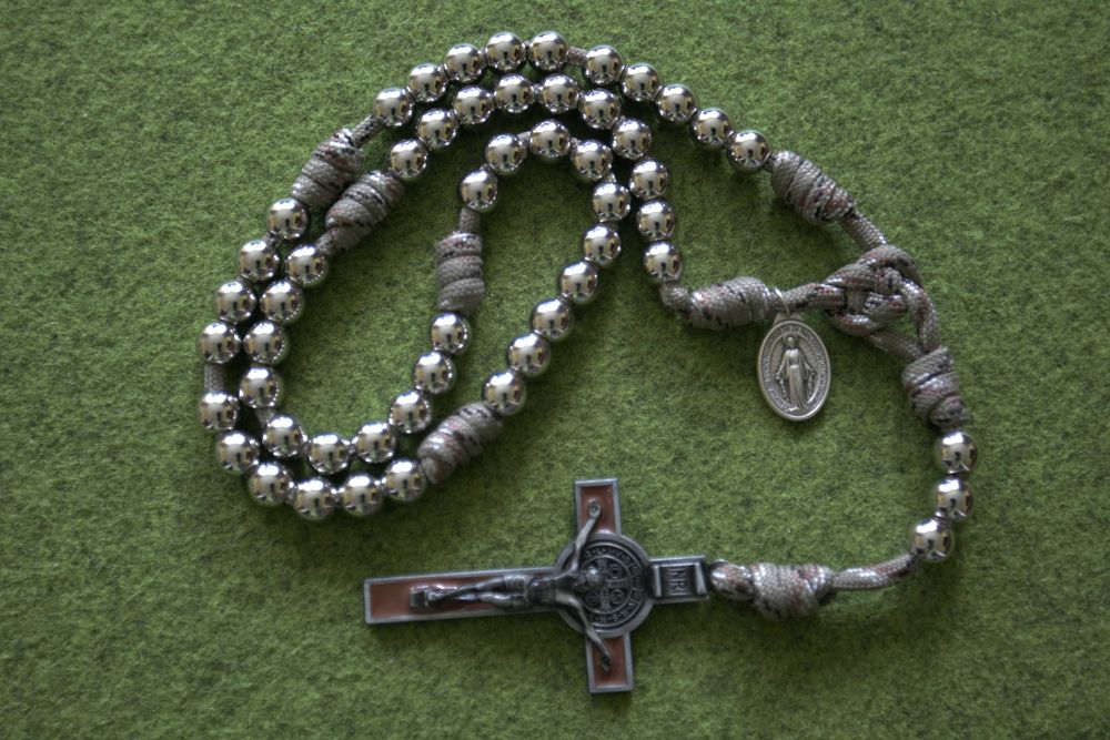 różaniec wojownika szary paracord