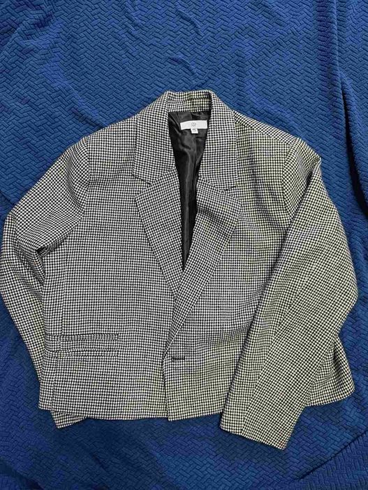 Класичний жіночий піджак 44EU (50р)