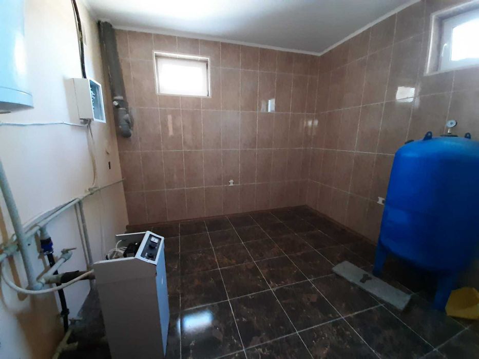 Хотянівка. Будинок 360 кв. Оренда на 1-3 місяці. Генератор. Без %.