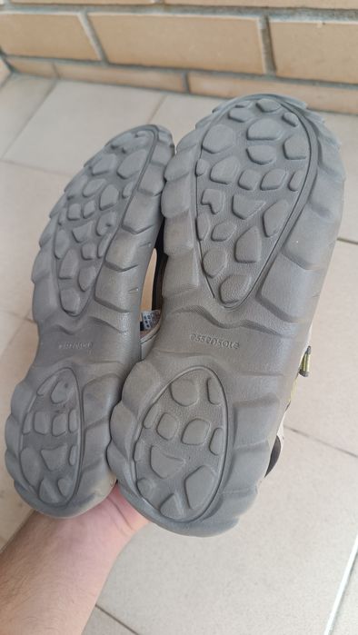 Sandálias Cinzentas e Verdes