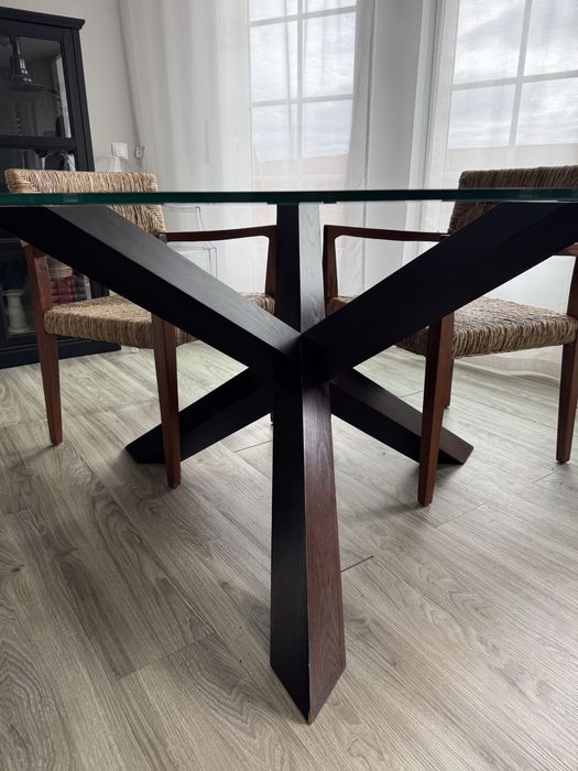 Mesa redonda em vidro 150 cm