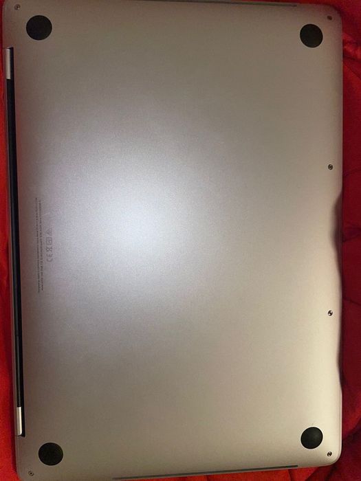 MacBook Pro 2020 13” 16GB  RAM 499GB