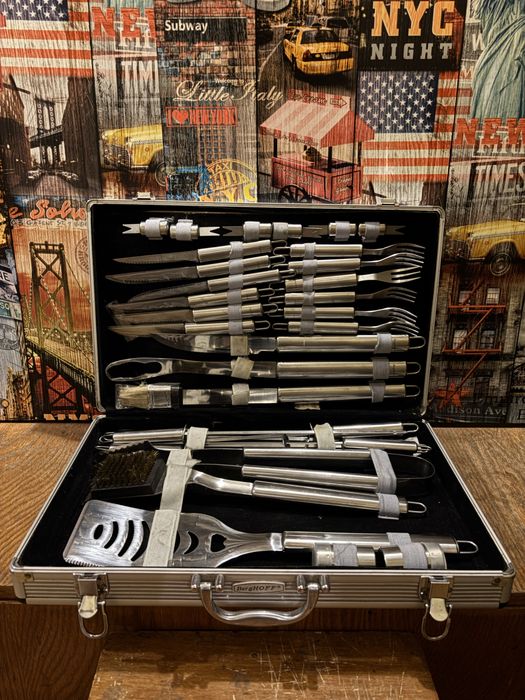 Новий цілий Набір для Барбекю у кейсі*BergHOFF* 32 придмета.