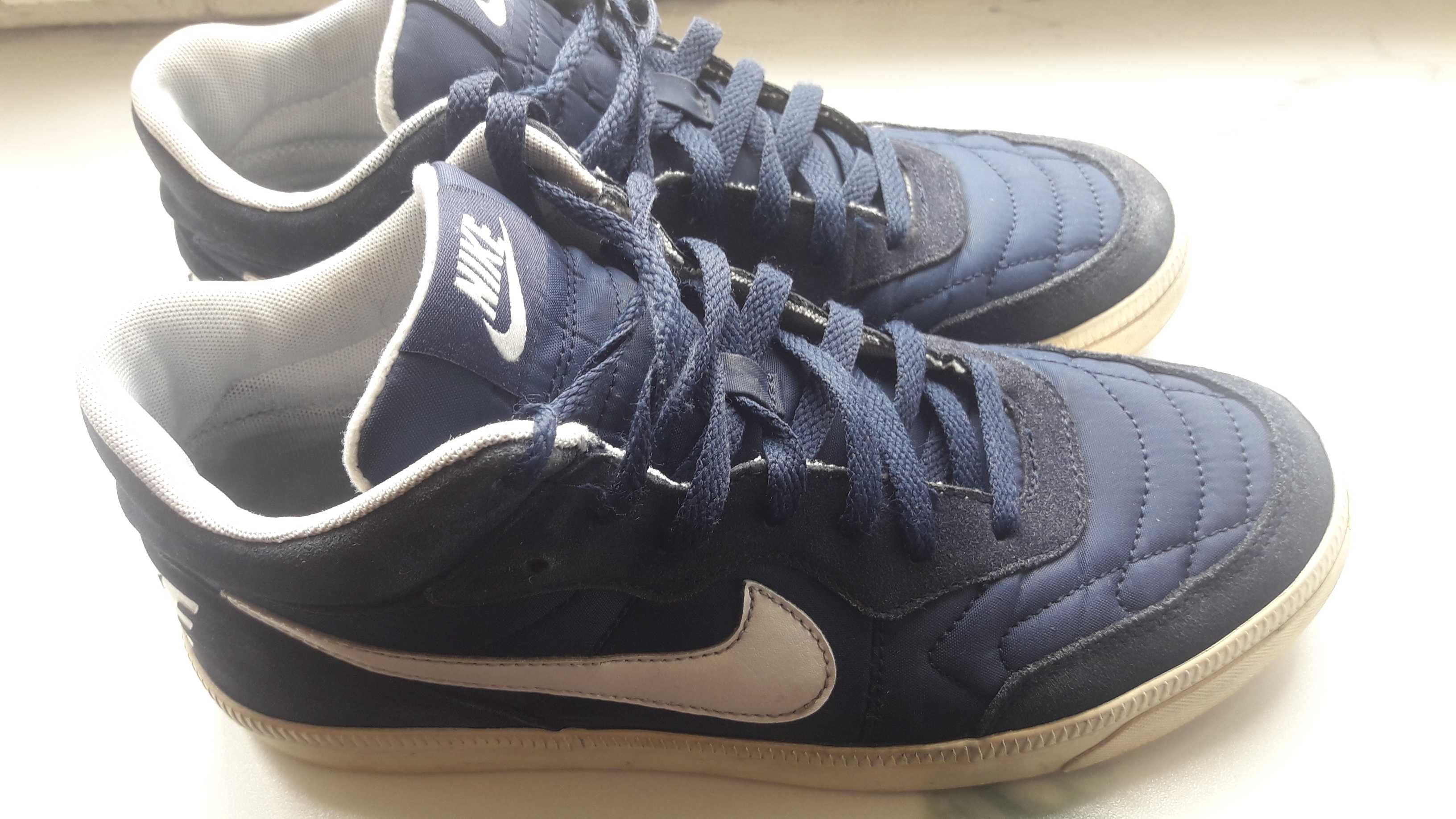 Nike nsw tiempo trainer 2025