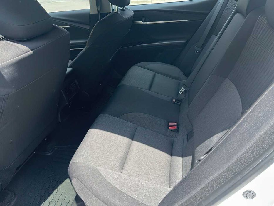 Toyota Camry      2025