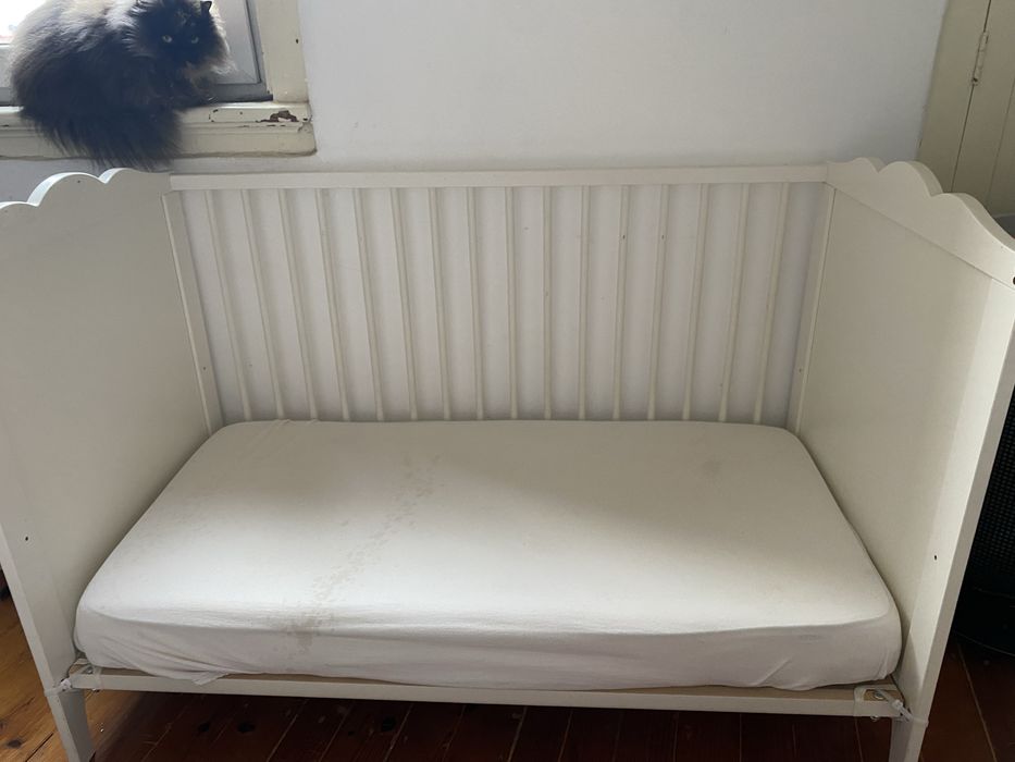 Berço de grades + colchão