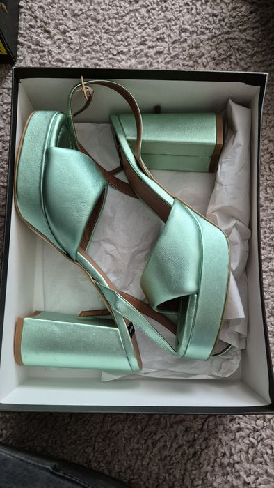 Buty na obcasie Angel Alarcon