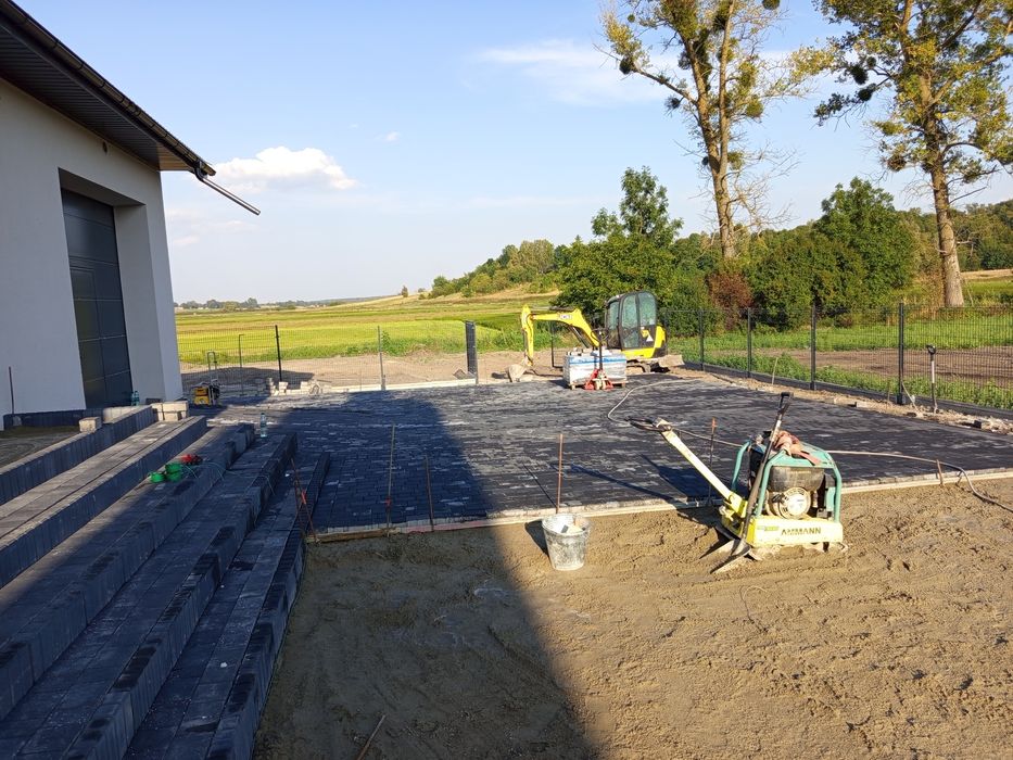 Układanie kostki brukowej