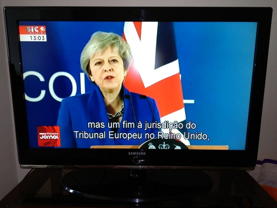 Televisão Samsung LCD 37'' - Para arranjo ou peças