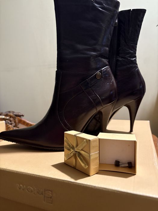 Brązowe botki na szpilce, Wojas