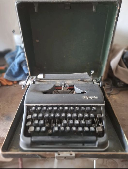Máquina de escrever Olympia