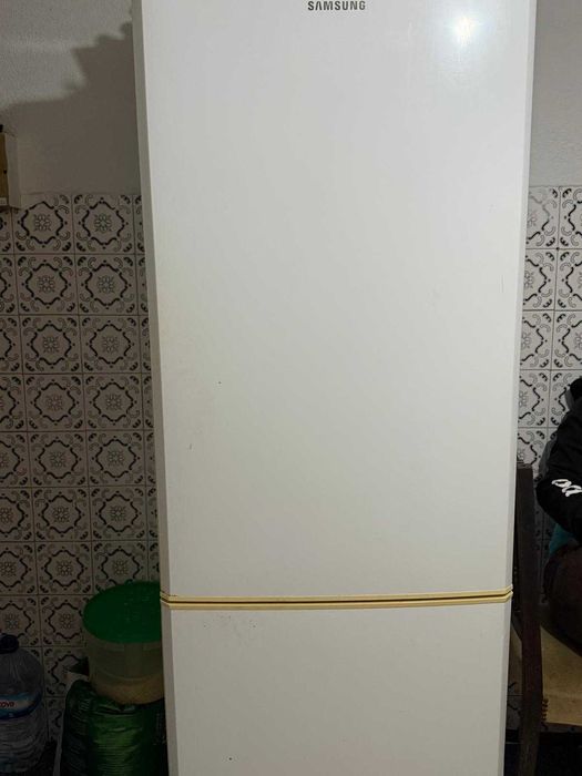 2 door big Freage with big deep