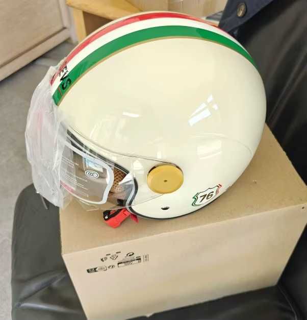 Capacete aberto e oculos tamanho L  Interessado? Contacte já!