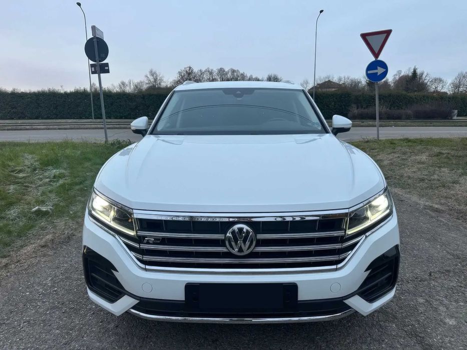 Volkswagen Touareg      2018