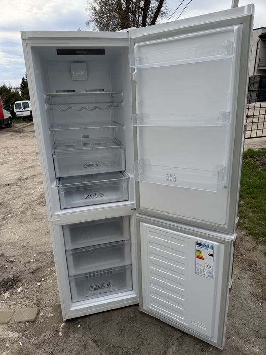 Холодильник новфрост Blomberg KND9753N