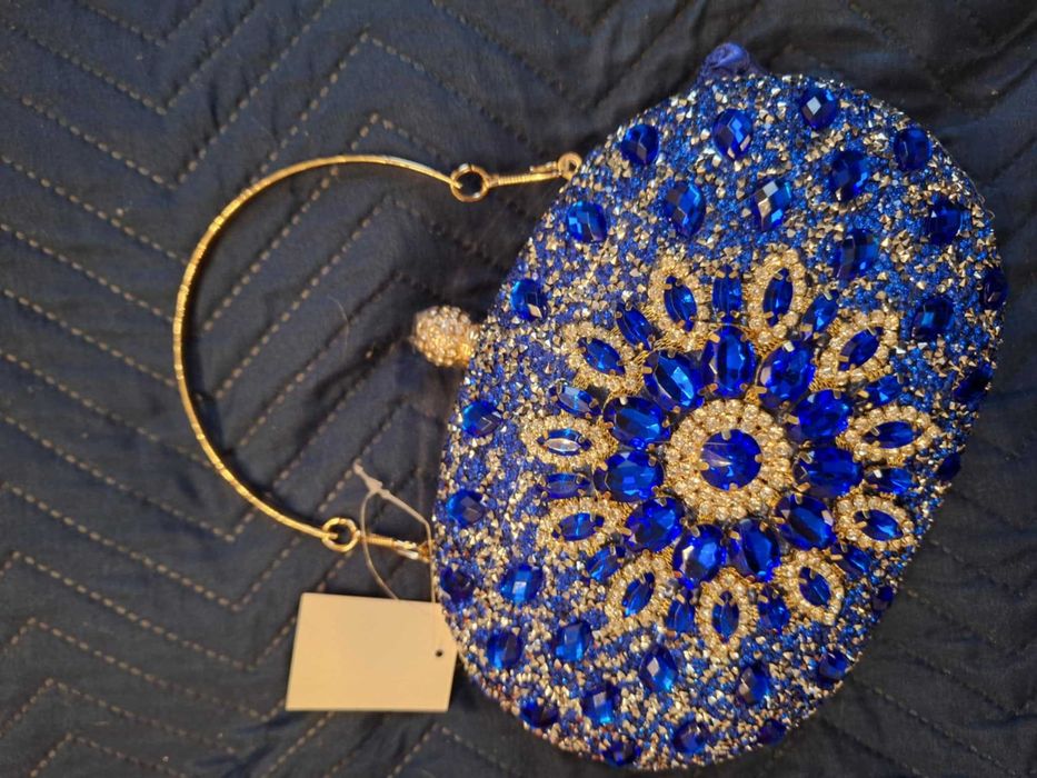 wizytowa torebka mini niebieska z kamieniami