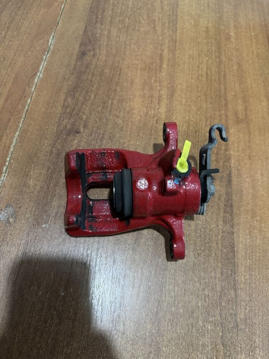 Тормозной суппорт 5QM 615 423 B