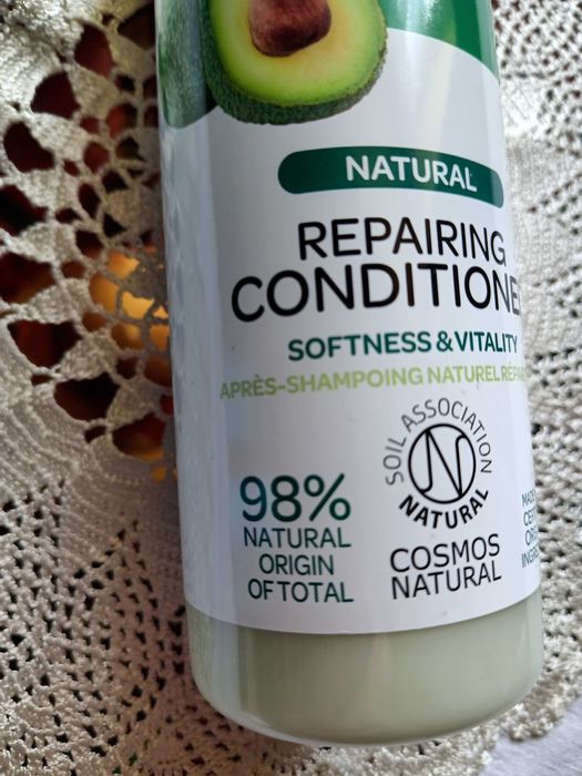 Awokado+ Miód naturalnie odbudowująca i odżywcza odżywka do włosów