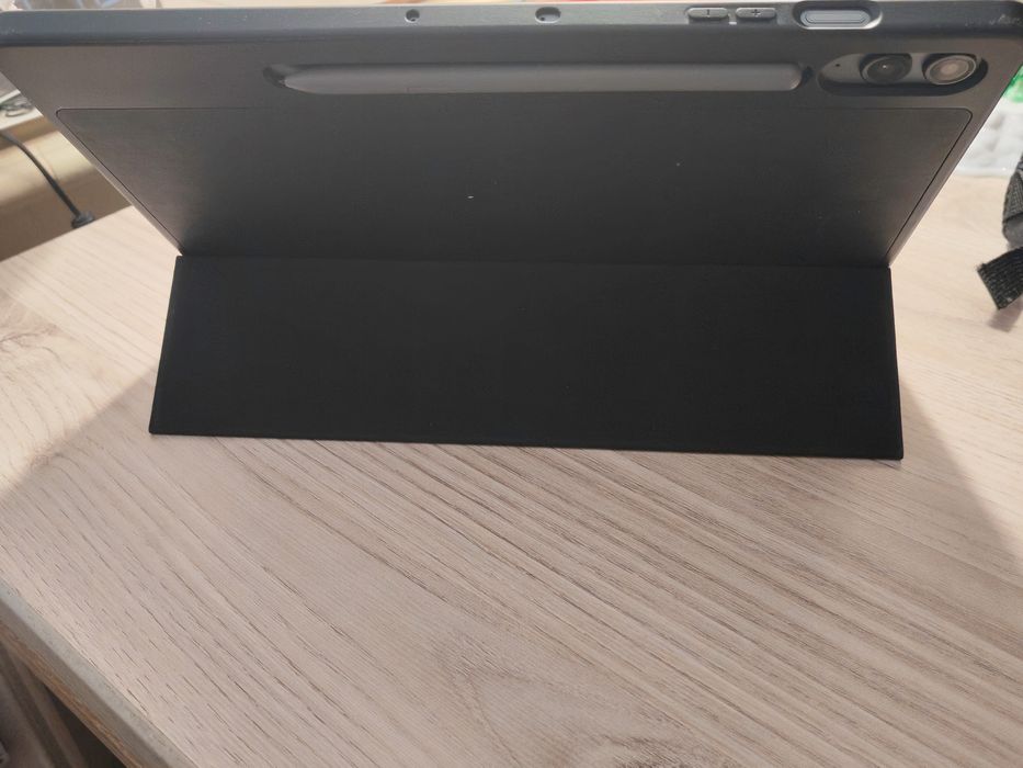 Tablet Samsung Galaxy Tab S9 FE+ (8/128 GB) z etui i szkłami