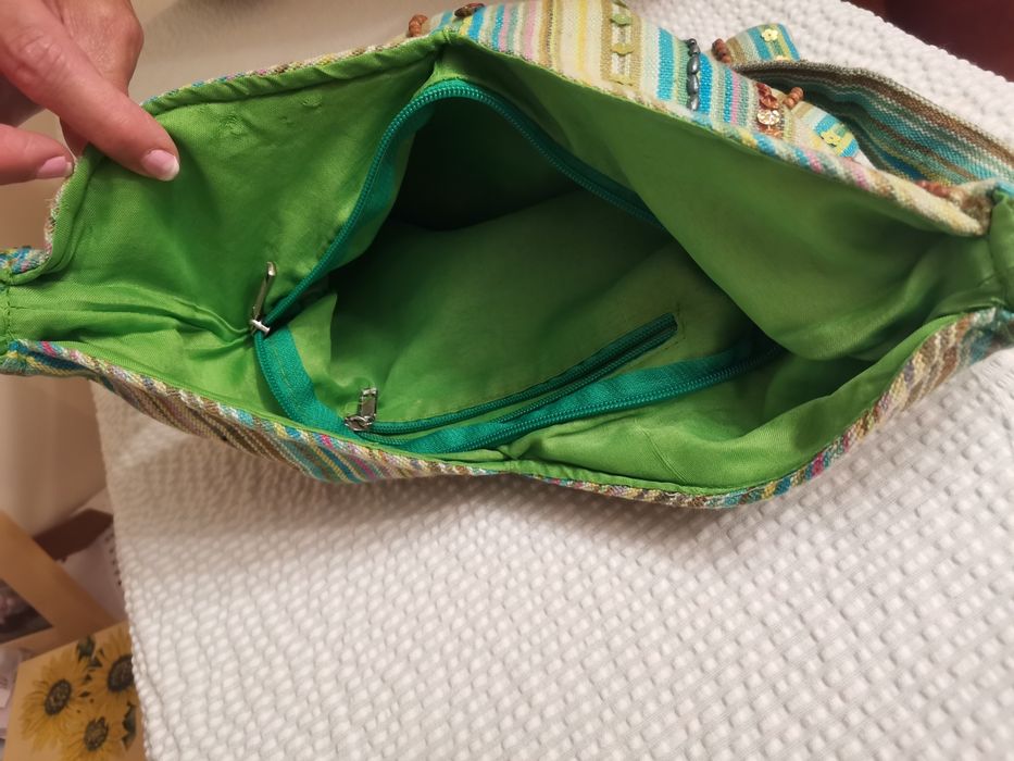 Bolsa tira colo verde de mulher