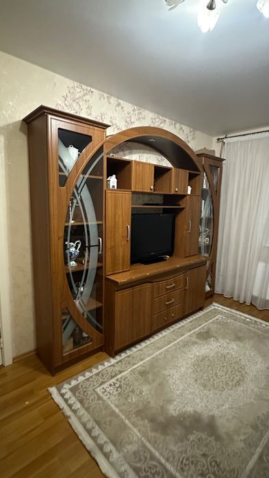 Стінка у вітальню