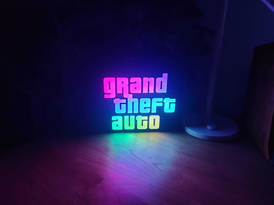 Podświetlany panel logo GTA – sterowanie z aplikacji