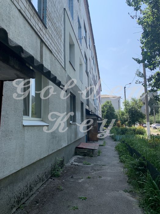 Продам 2-х кімнатну. КВАРТИРУ+ РЕМОНТ, ЦЕНТР, Комора 25м2 с.РЕВНЕ