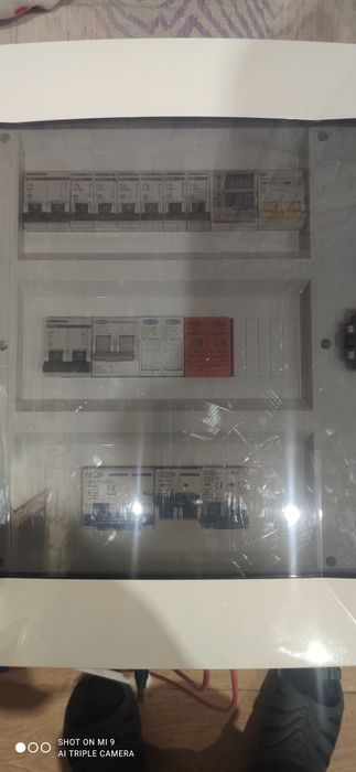 Щиток для підключення гібридного інвектора