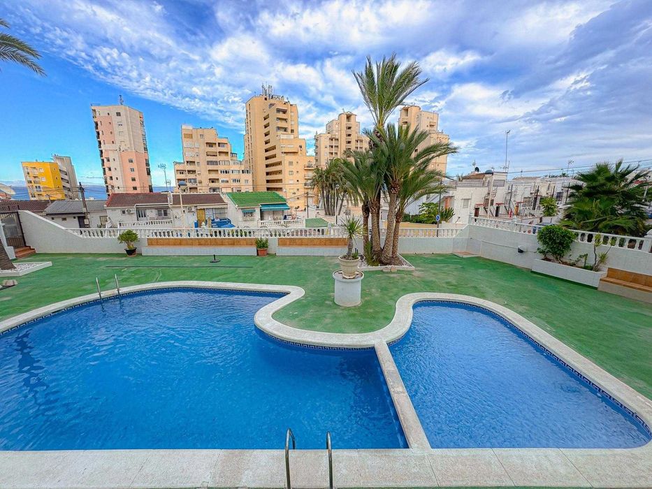 НОВИНКА! Квартира - пентхаус 80м2 в Торревьехе (Испания) 147 000 €